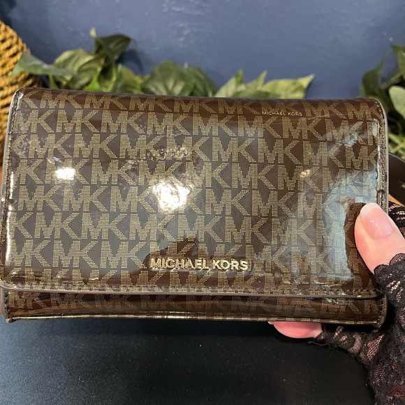 Michael Kors Brown & Gold Belt Bag (Fanny Pack) - Picture 3 of 14